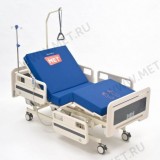 Функциональная медицинская кровать с электрическими регулировками металлического ложа и пластиковыми боковыми ограждениями